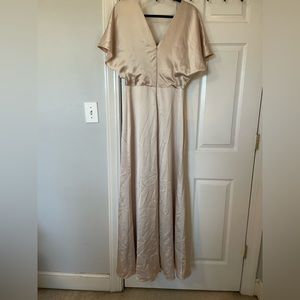 Amsale fluid satin “Diem” champagne dress size 10 fits like a 6